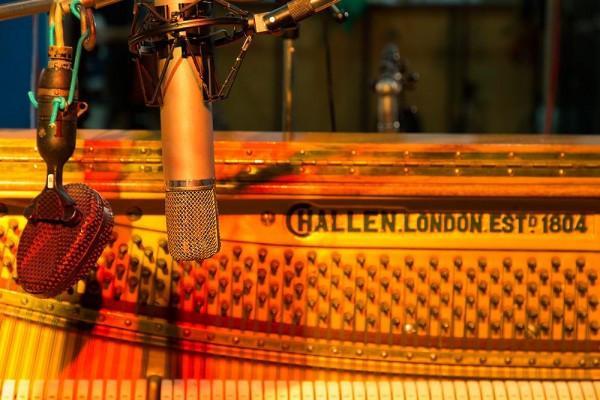 CineSamples Abbey Road Classic Upright Pianos